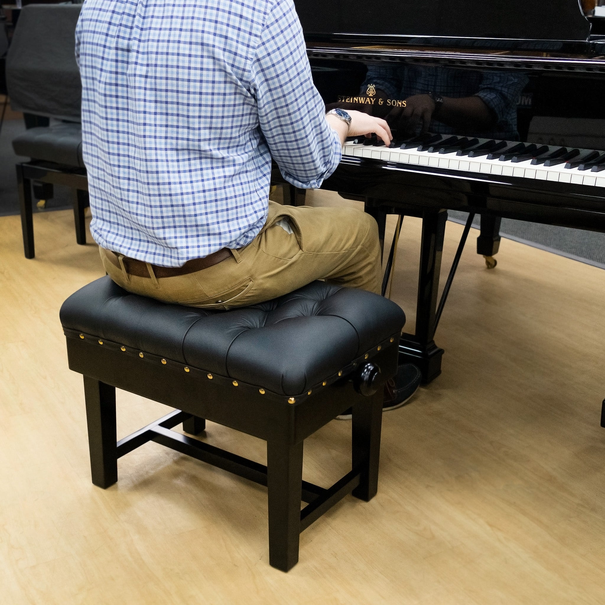 BC46-BS-BKL - Hidrau BC46 'London' adjustable concert piano stool Black satin, black leather / A1