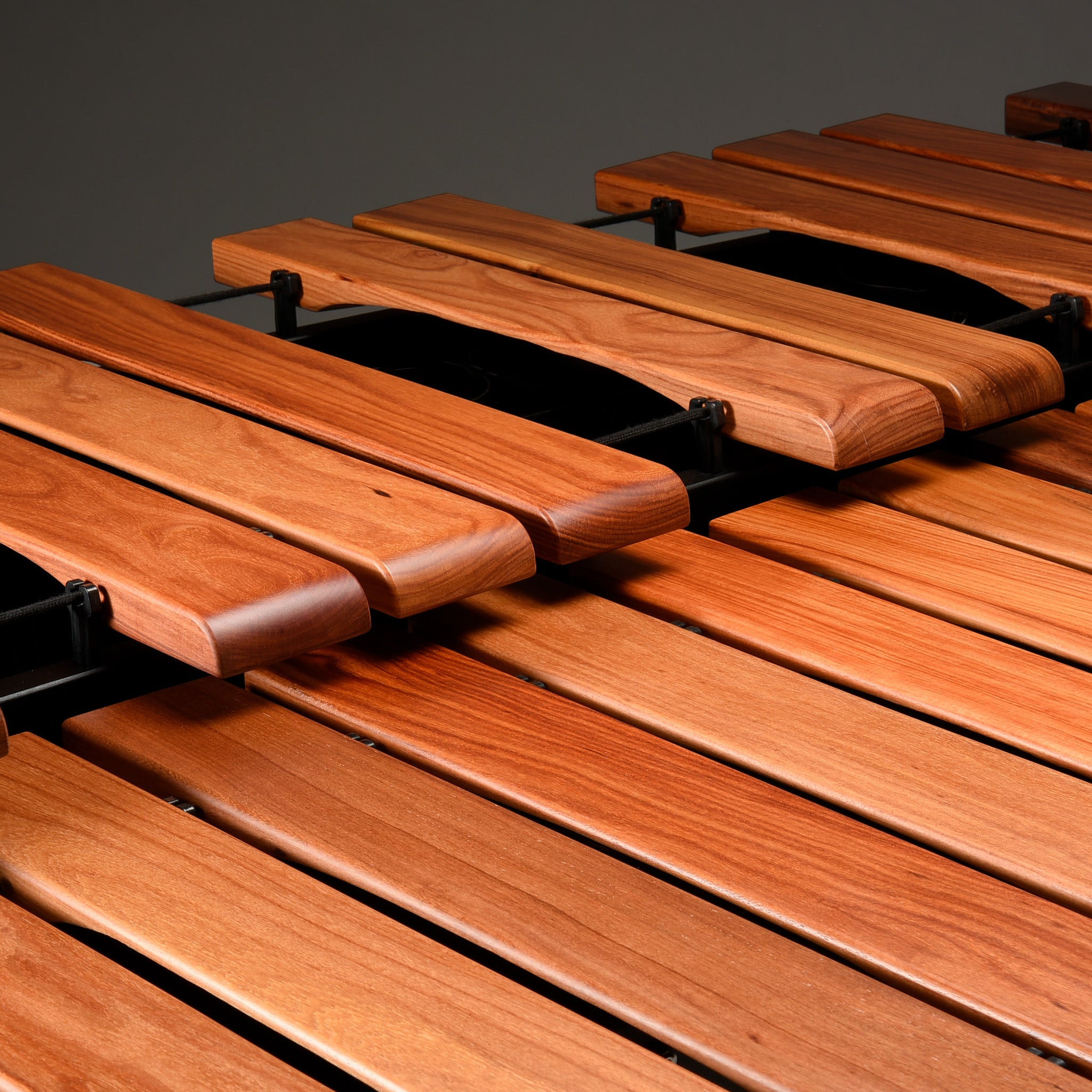 M650DB - Majestic Concert Black 5 octave marimba Padauk / A1