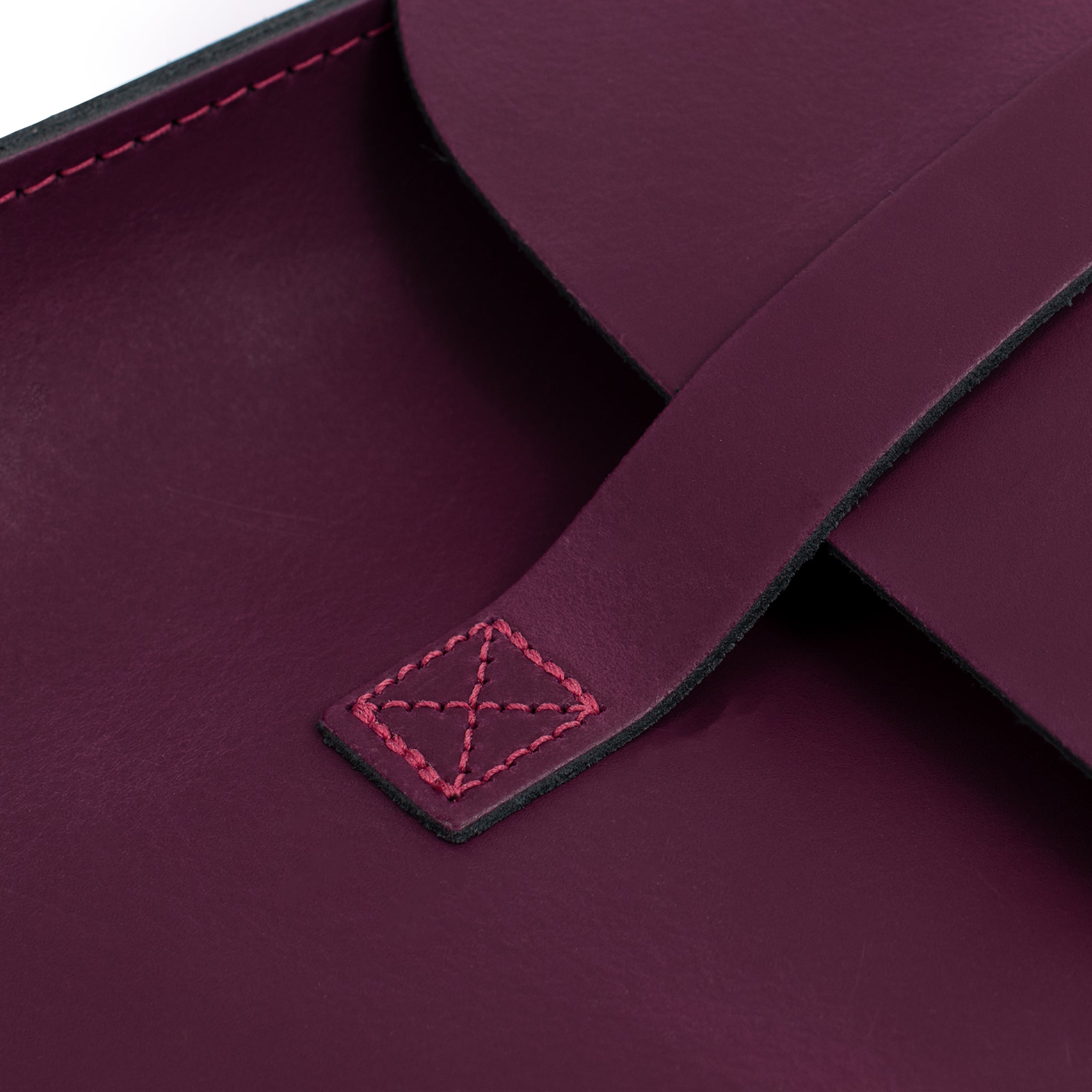 MC2-PL - Oxford Traditional leather premium music case Plum / A1